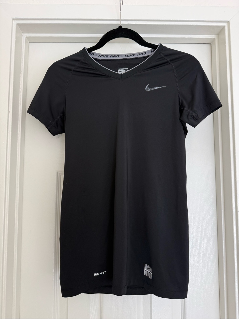 Nike Black Dri-FIT Women's Short Sleeve Training Tee small